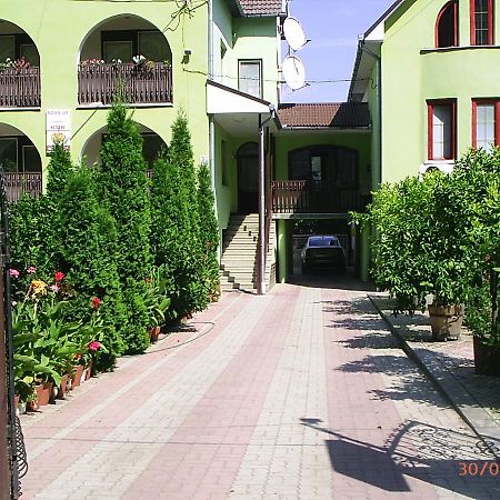 Hotel Alfa Ungsasfalva Kültér fotó